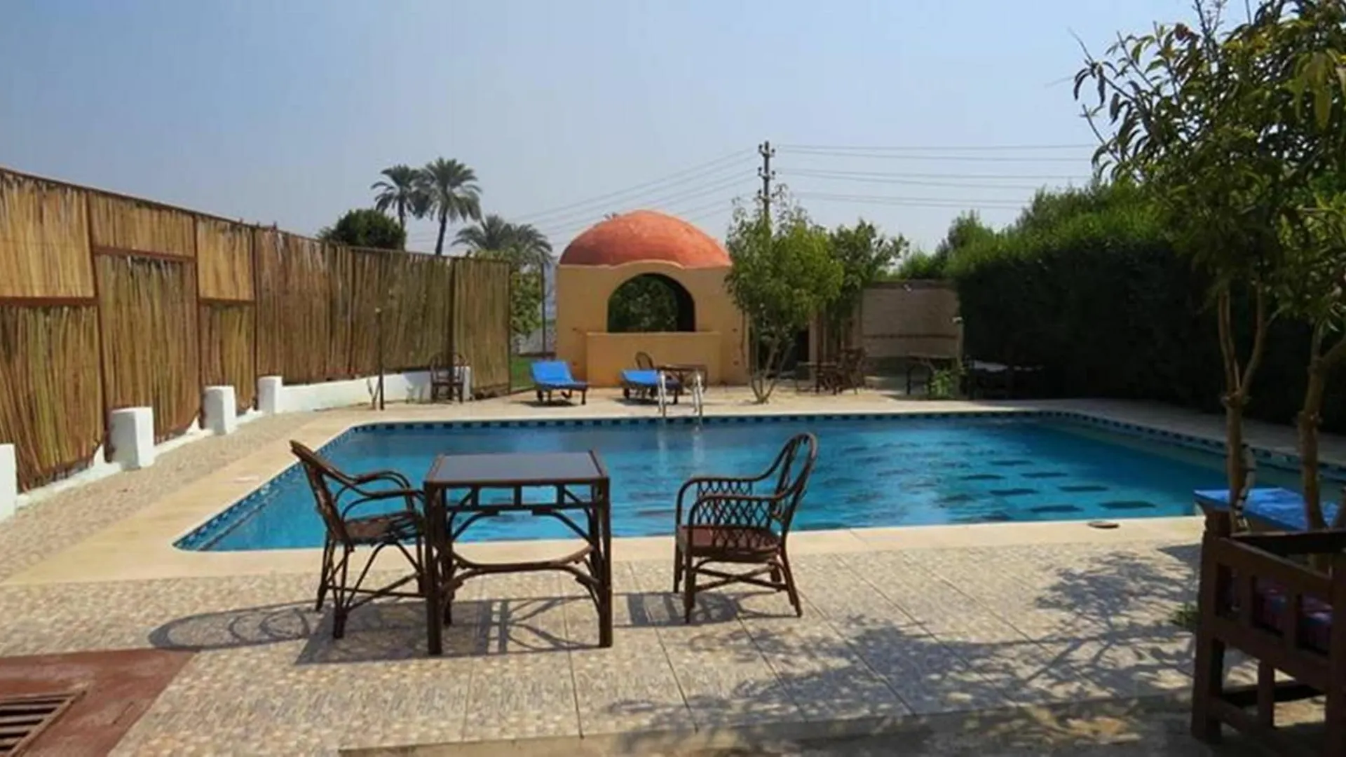 מלון לוקסור Nile Compound 3*,